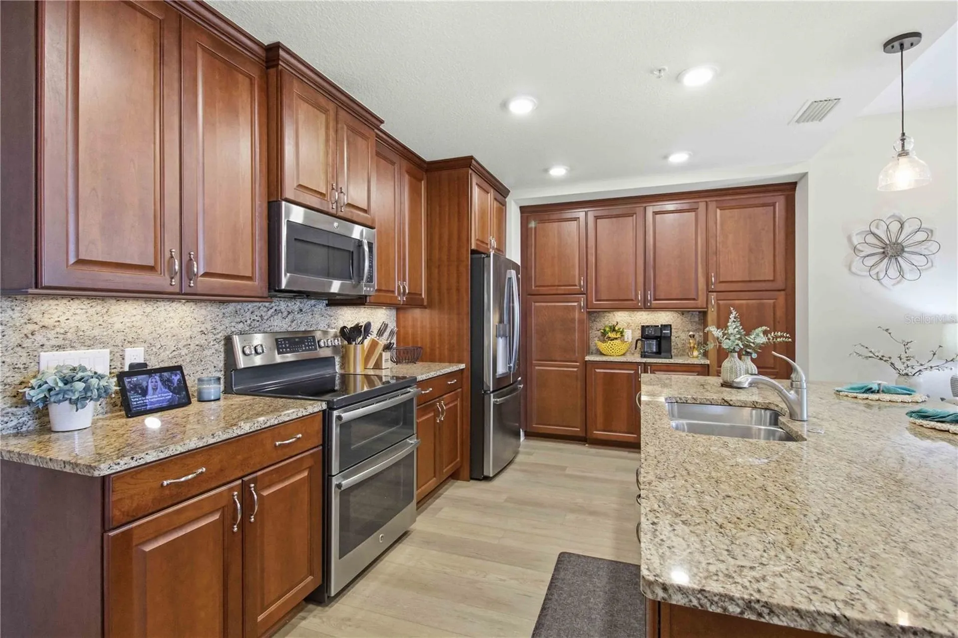 395 Aruba Circle Bradenton FL 34209