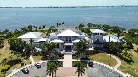 395 Aruba Circle Bradenton FL 34209