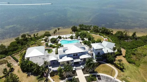 395 Aruba Circle Bradenton FL 34209