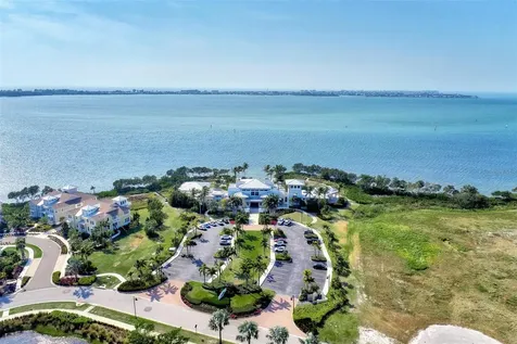 395 Aruba Circle Bradenton FL 34209