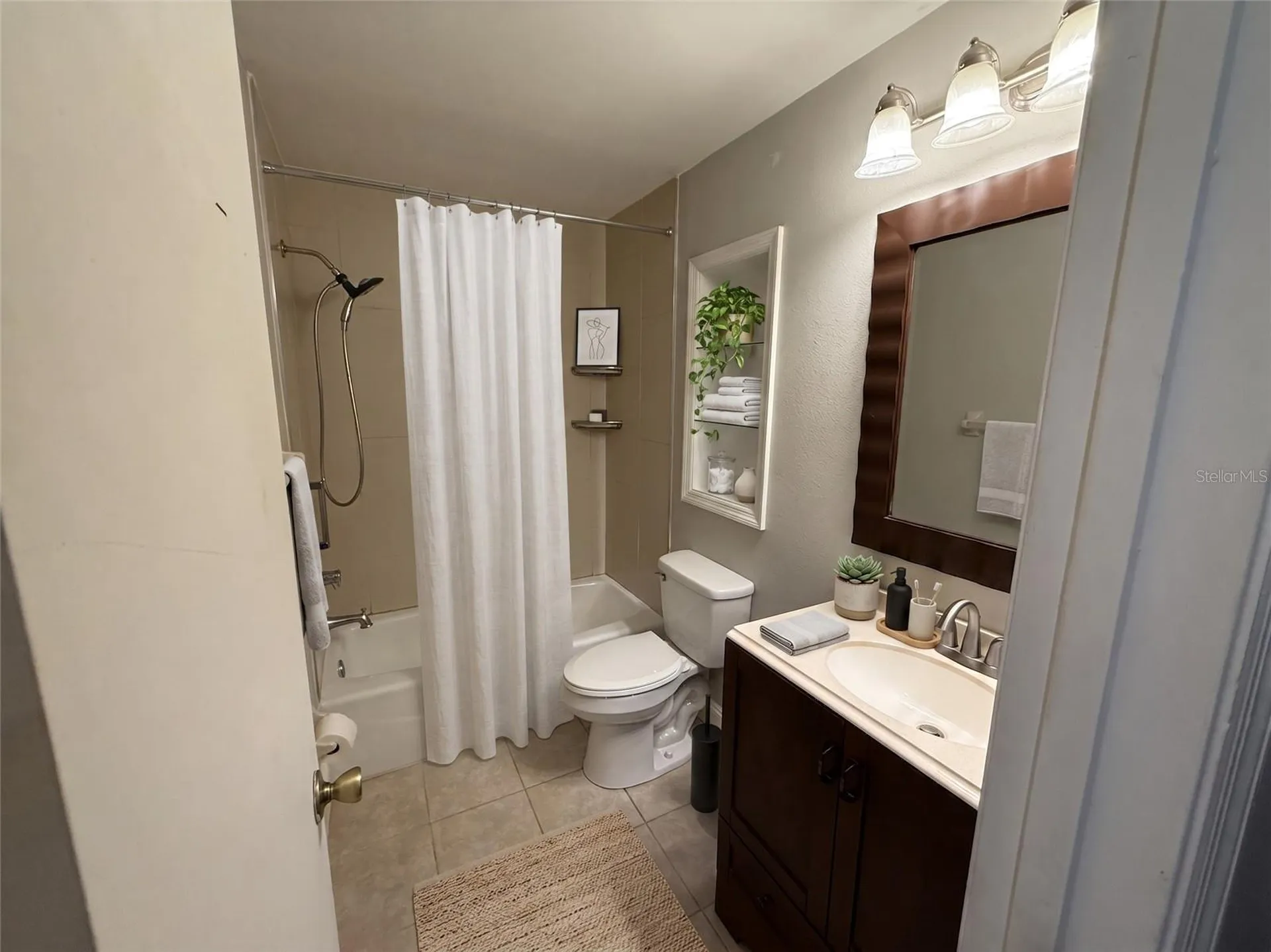 1410 Saxon Boulevard Deltona FL 32725