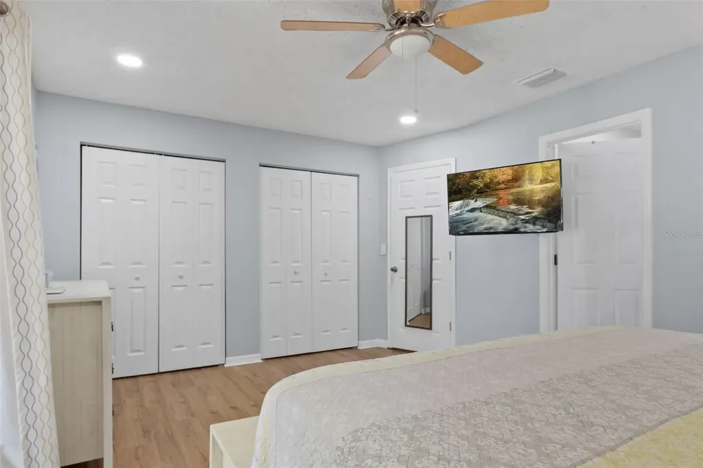 2330 SE Royal Isle Winter Haven FL 33880