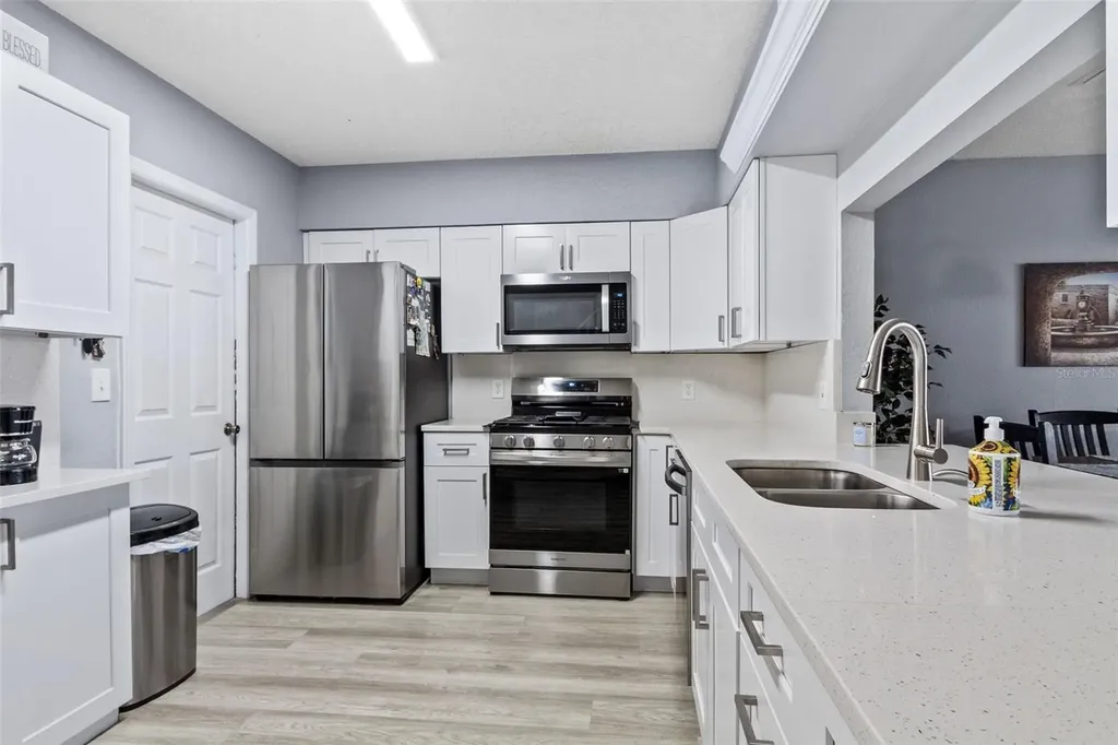 2330 SE Royal Isle Winter Haven FL 33880