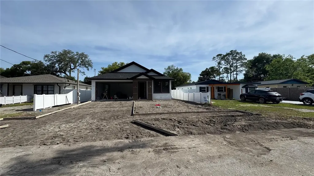 1405 W Arctic Street Tampa FL 33604