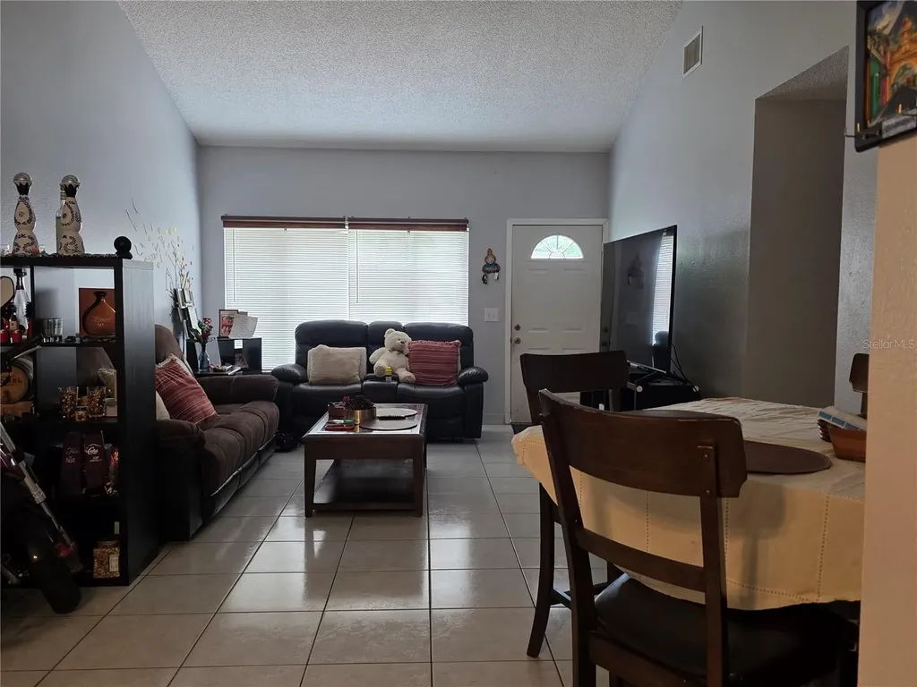 2821 Charing Cross Way Orlando FL 32837