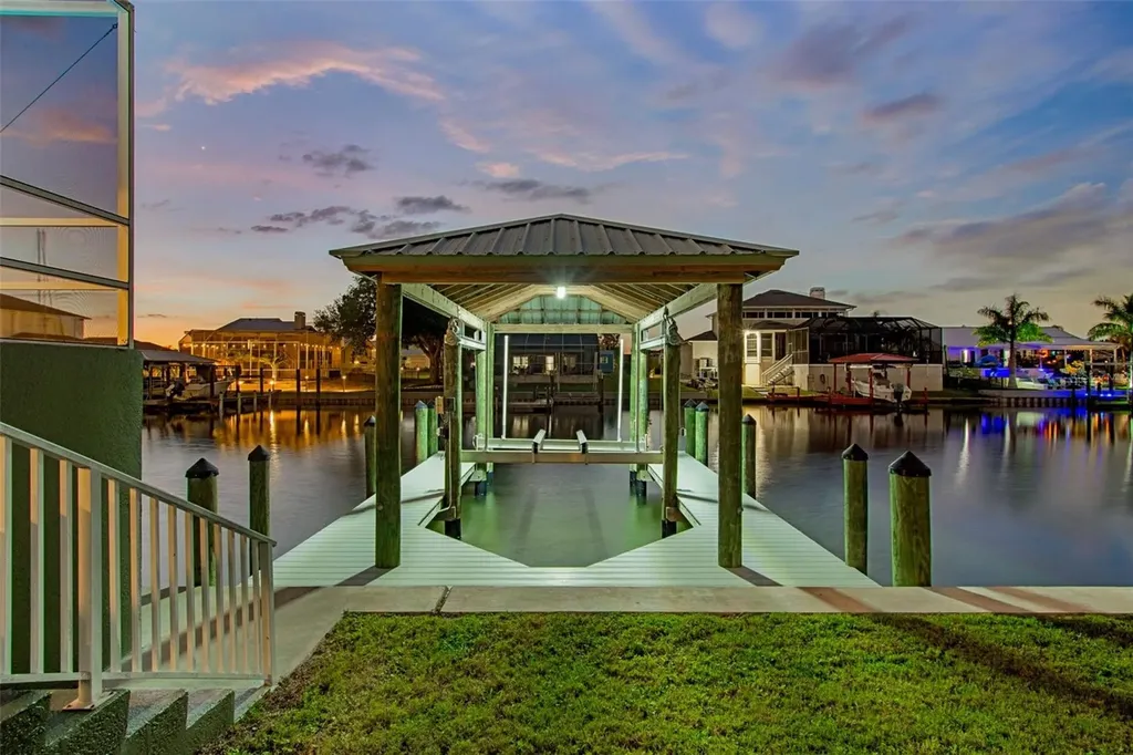 703 Bunker View Drive Apollo Beach FL 33572
