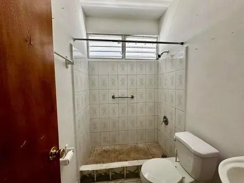 51 Ducal St., Extension El Comandante Carolina PR 00982