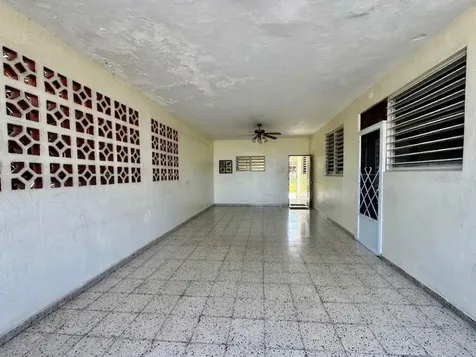 51 Ducal St., Extension El Comandante Carolina PR 00982