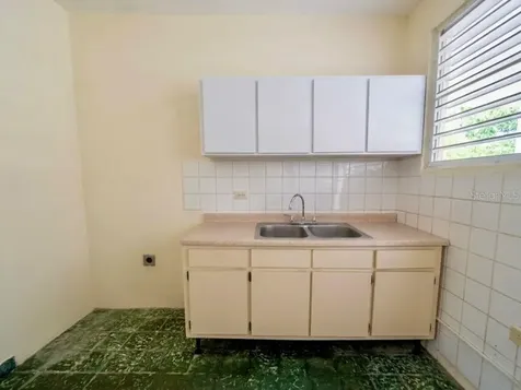 51 Ducal St., Extension El Comandante Carolina PR 00982