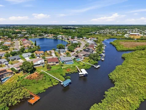 4844 14th Avenue E Bradenton FL 34208