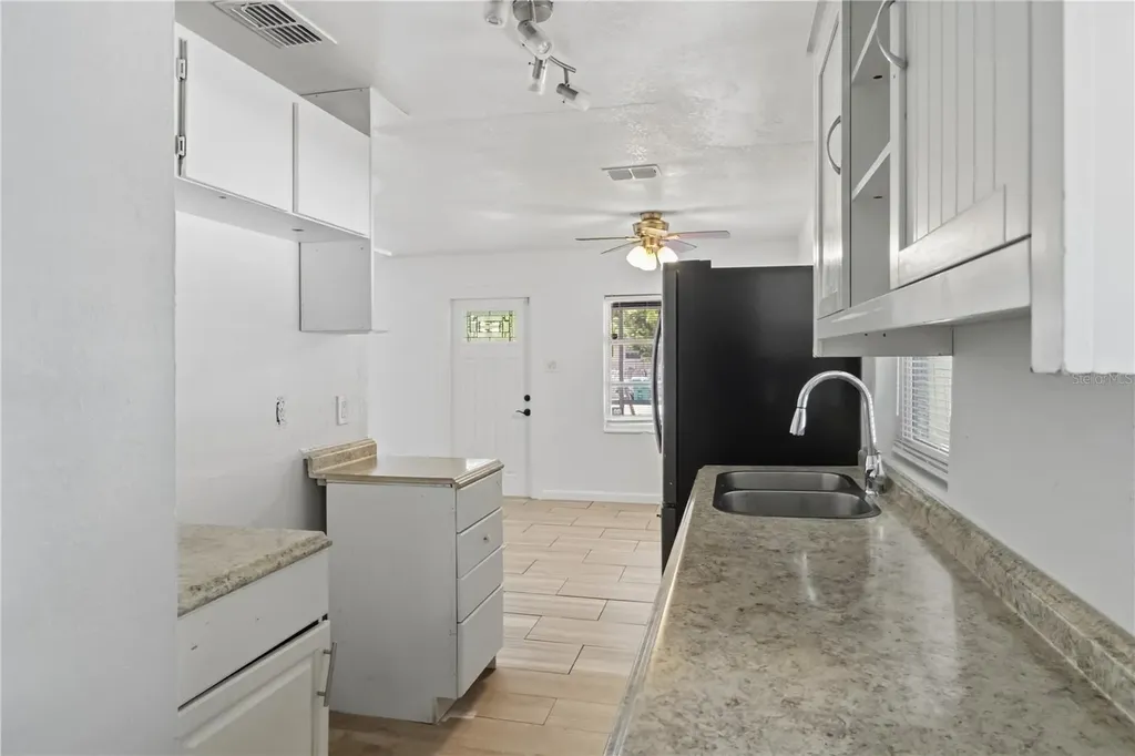 2702 E 98th Avenue Tampa FL 33612