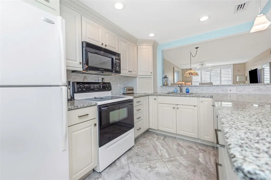 1324 Pasadena Avenue S South Pasadena FL 33707