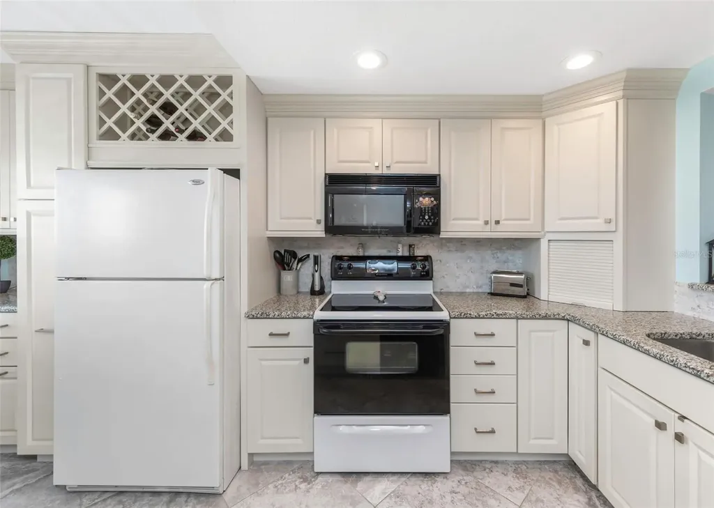 1324 Pasadena Avenue S South Pasadena FL 33707