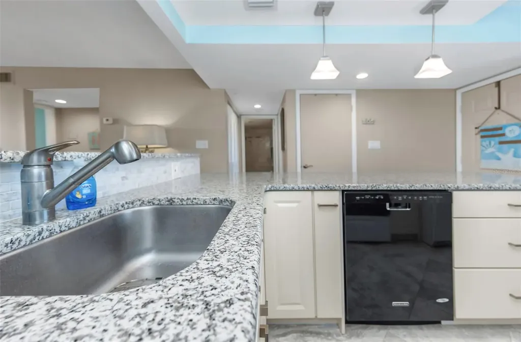 1324 Pasadena Avenue S South Pasadena FL 33707