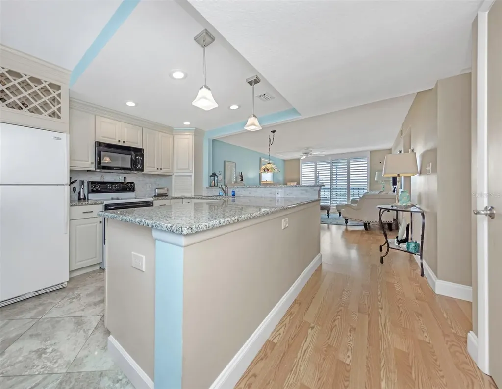 1324 Pasadena Avenue S South Pasadena FL 33707