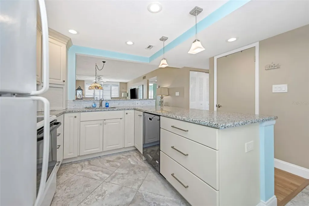 1324 Pasadena Avenue S South Pasadena FL 33707