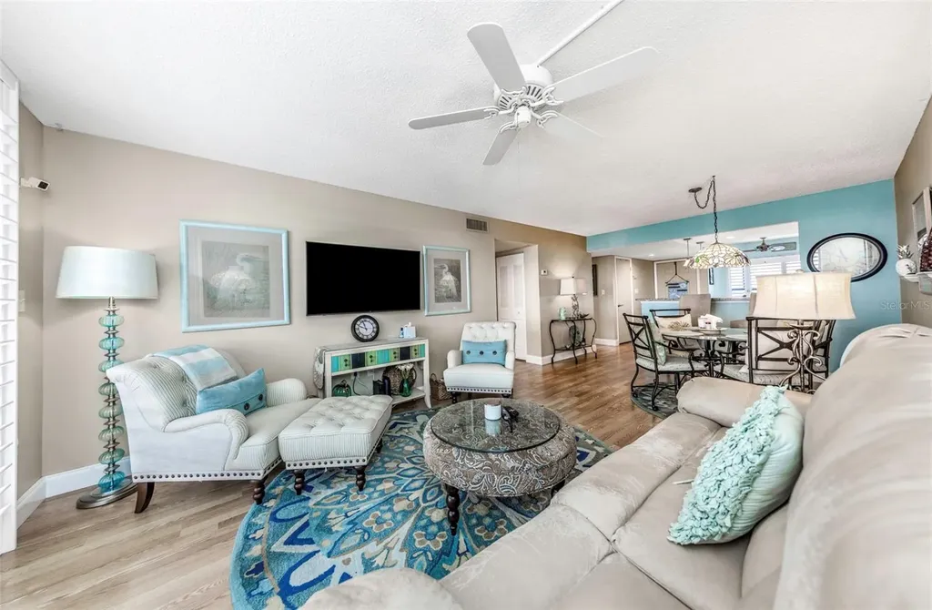 1324 Pasadena Avenue S South Pasadena FL 33707