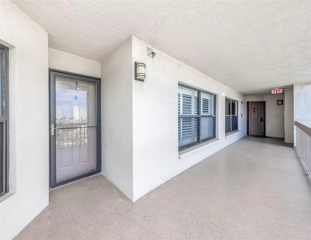 1324 Pasadena Avenue S South Pasadena FL 33707
