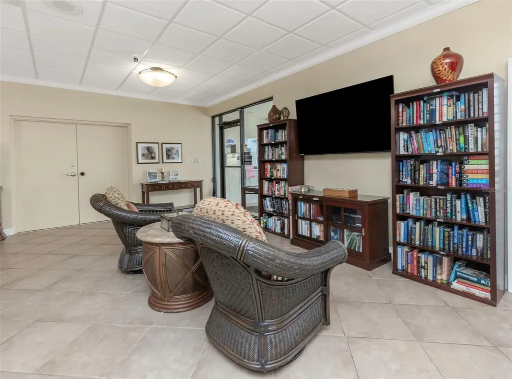1324 Pasadena Avenue S South Pasadena FL 33707
