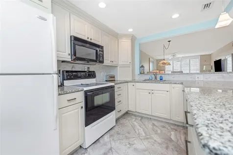 1324 Pasadena Avenue S South Pasadena FL 33707