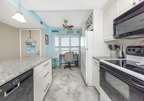 1324 Pasadena Avenue S South Pasadena FL 33707
