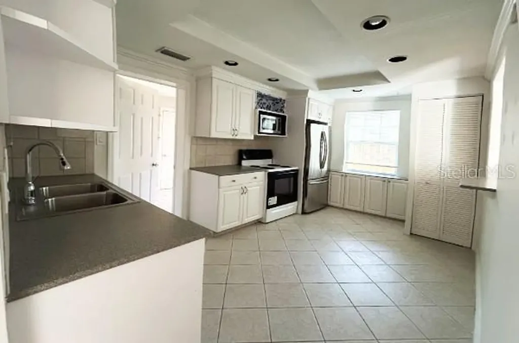 3125 19th Street N St Petersburg FL 33713