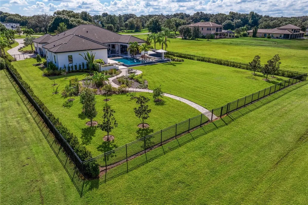 10521 Broadland Pass Thonotosassa FL 33592