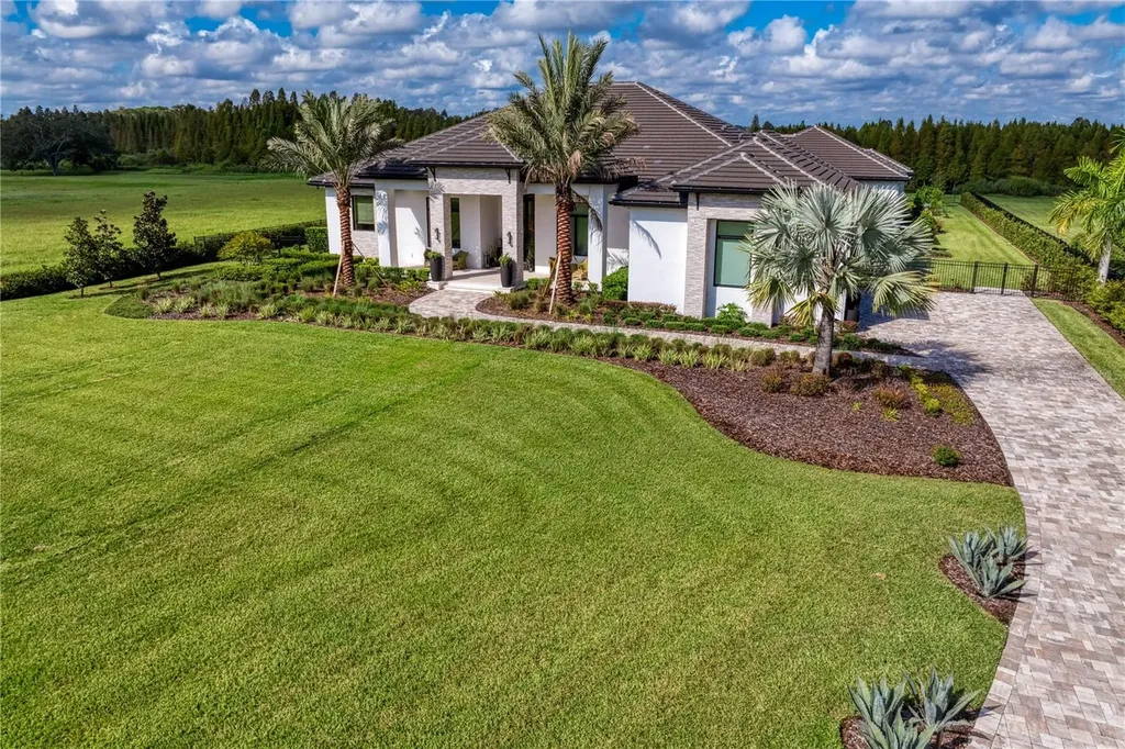 10521 Broadland Pass Thonotosassa FL 33592