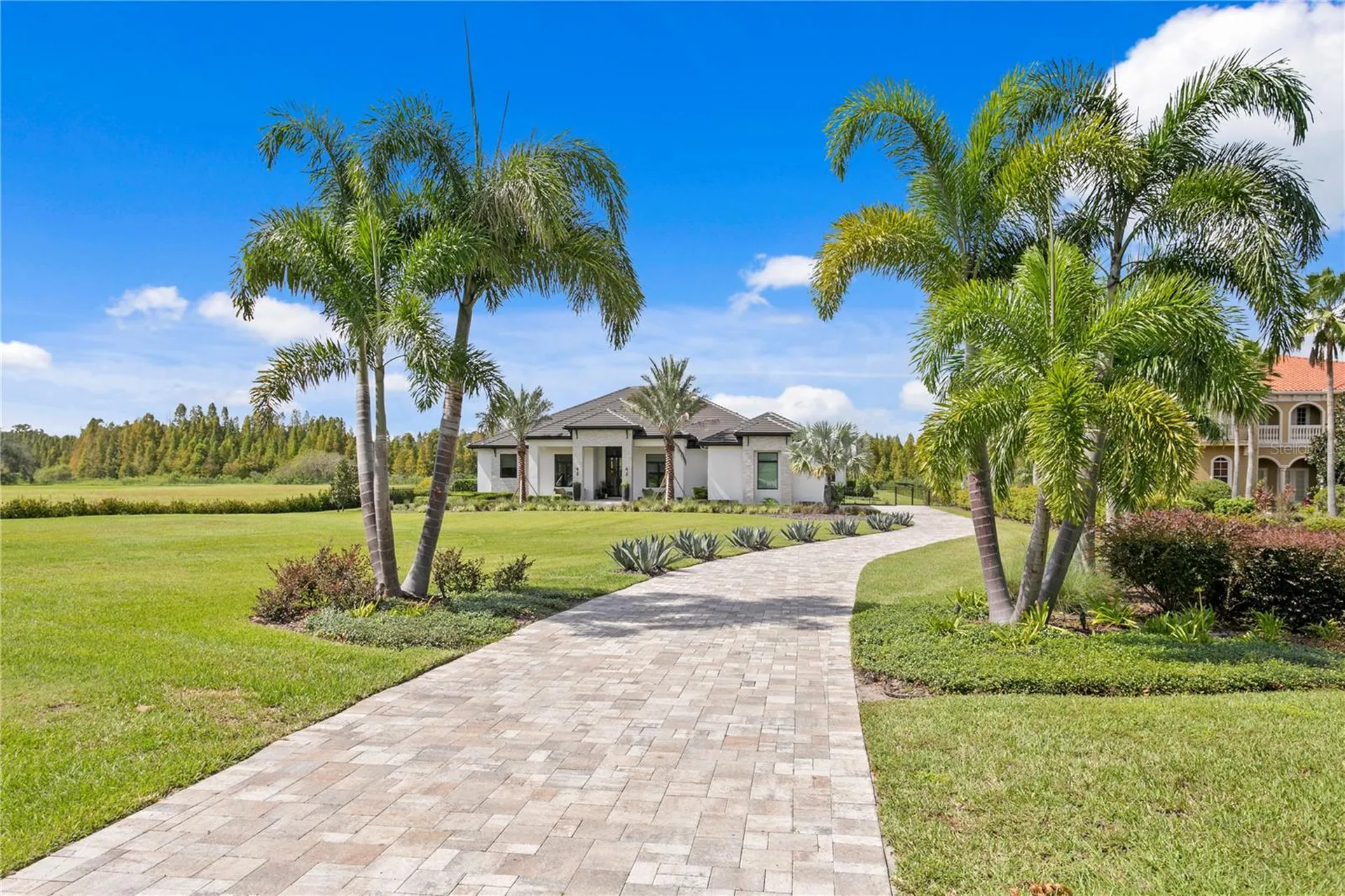10521 Broadland Pass Thonotosassa FL 33592