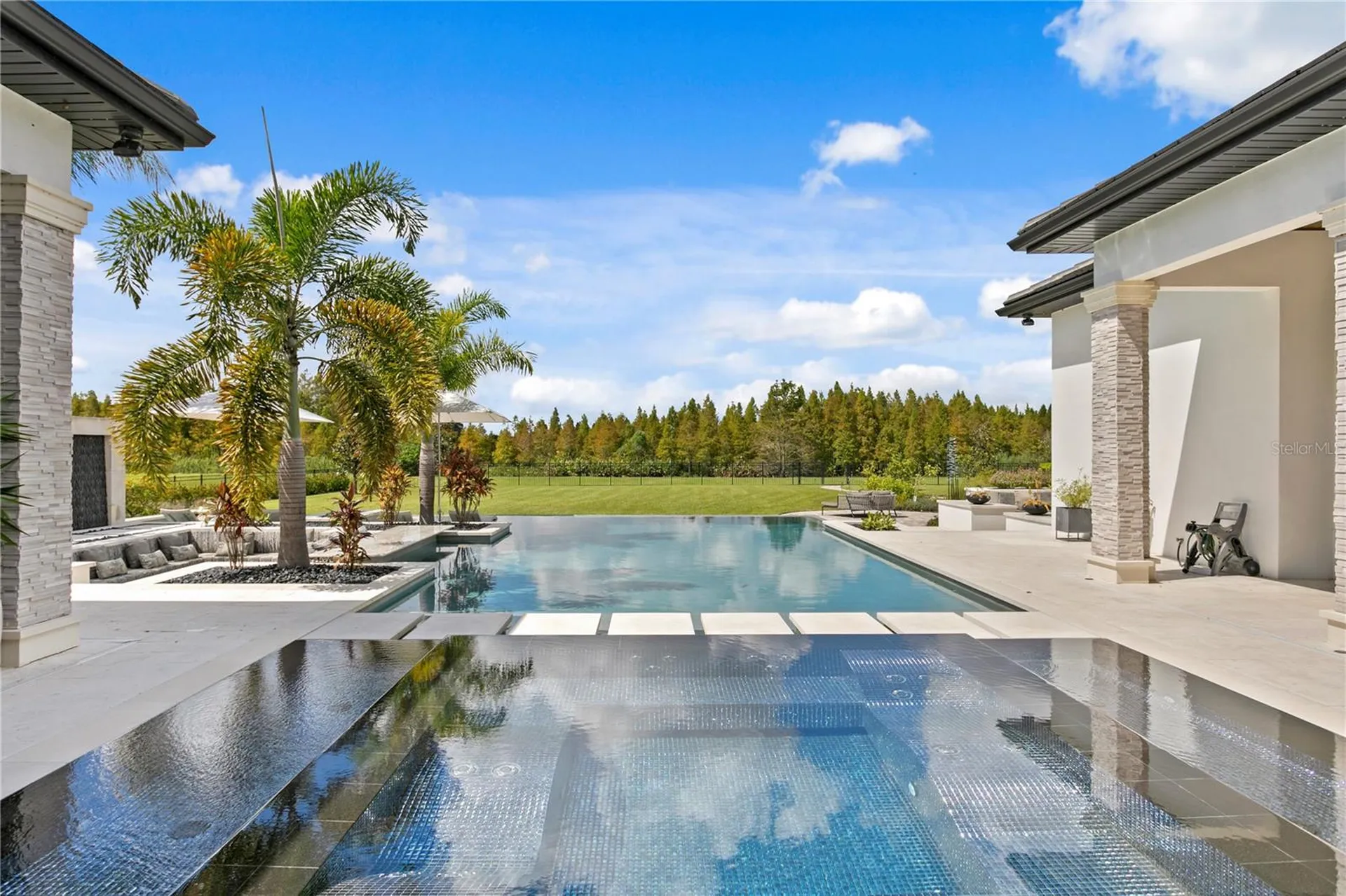 10521 Broadland Pass Thonotosassa FL 33592