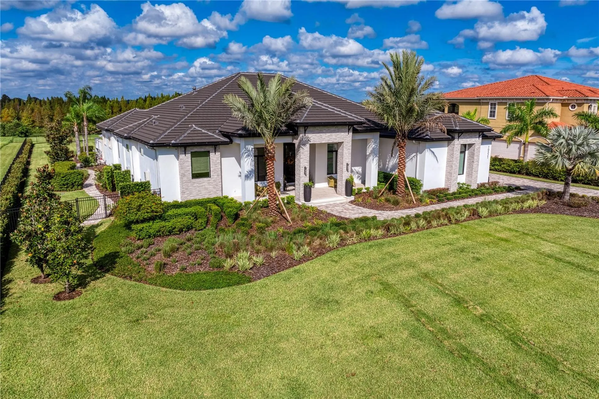 10521 Broadland Pass Thonotosassa FL 33592