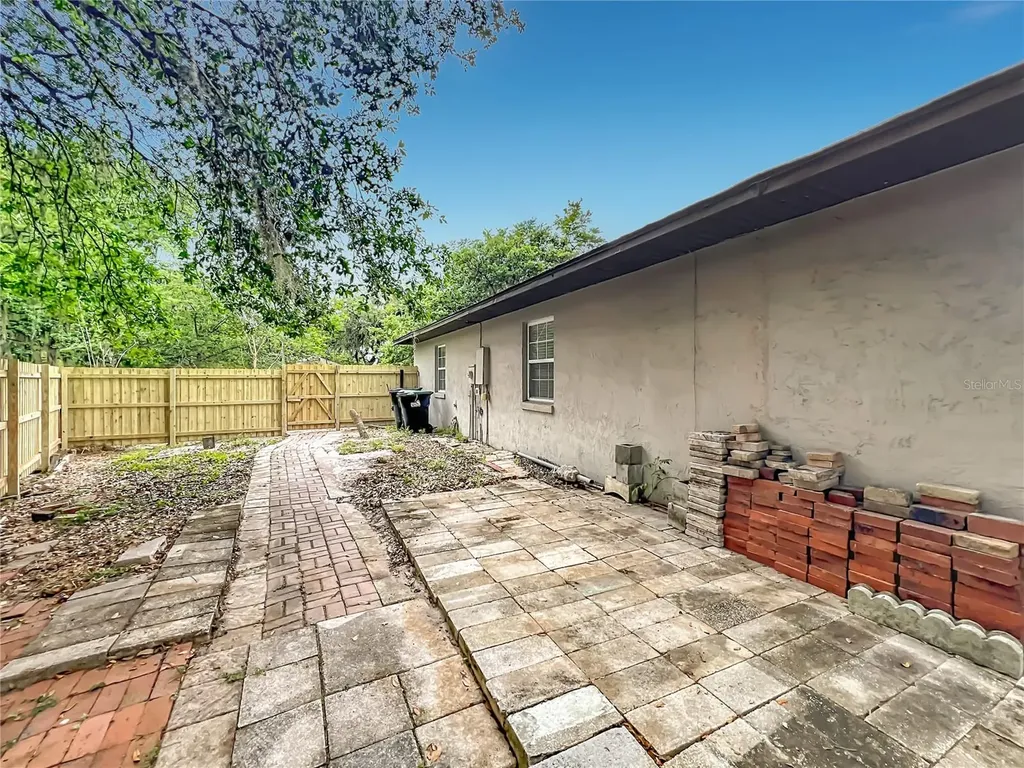 2557 Riva Court Orlando FL 32817