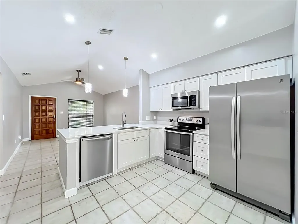 2557 Riva Court Orlando FL 32817
