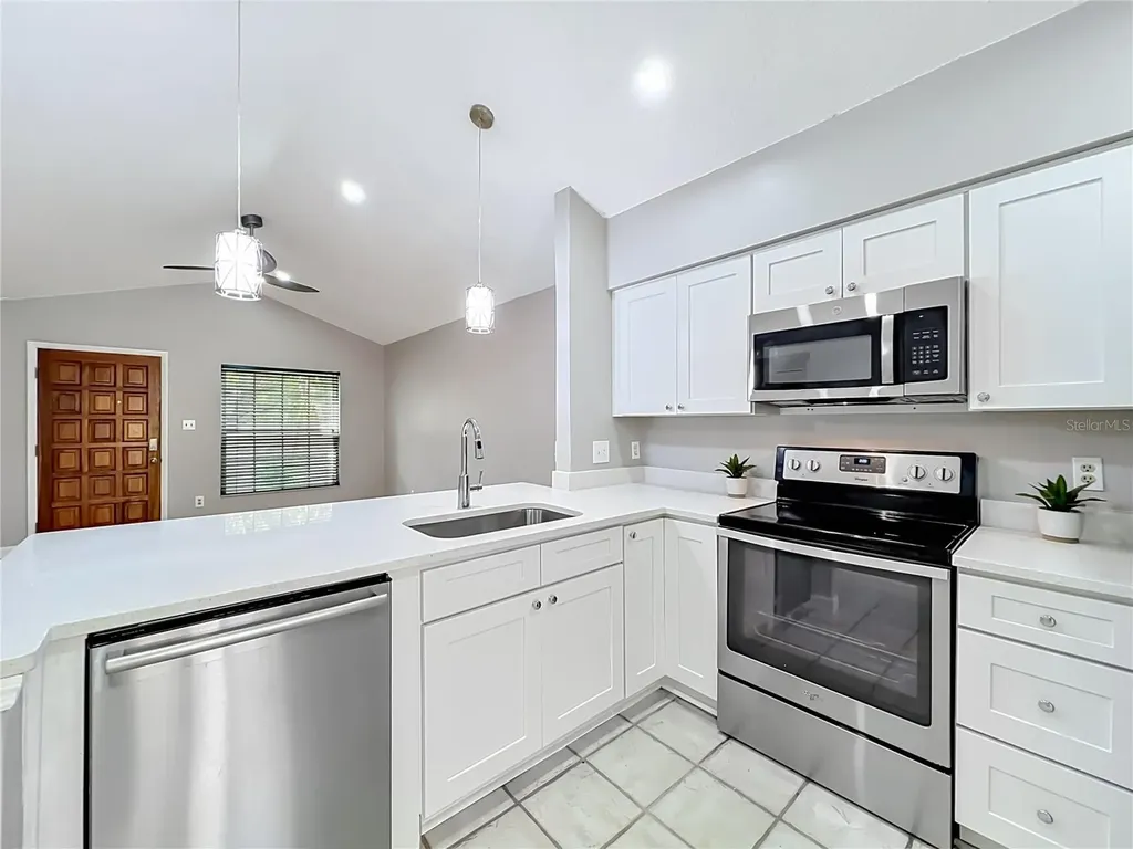 2557 Riva Court Orlando FL 32817