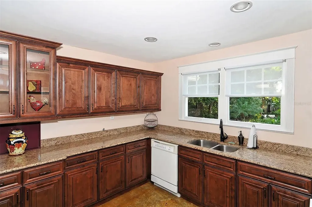 1720 Glenhouse Drive Sarasota FL 34231