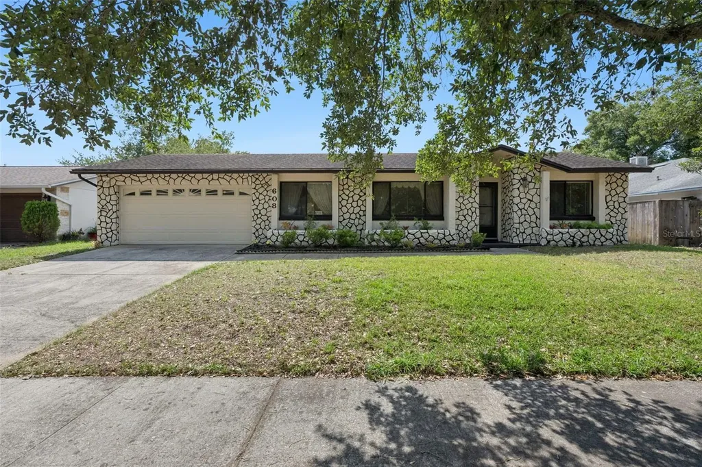 608 Wavecrest Drive Orlando FL 32807