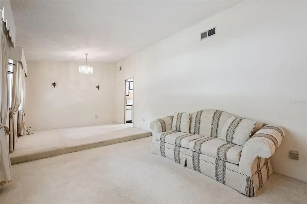 608 Wavecrest Drive Orlando FL 32807