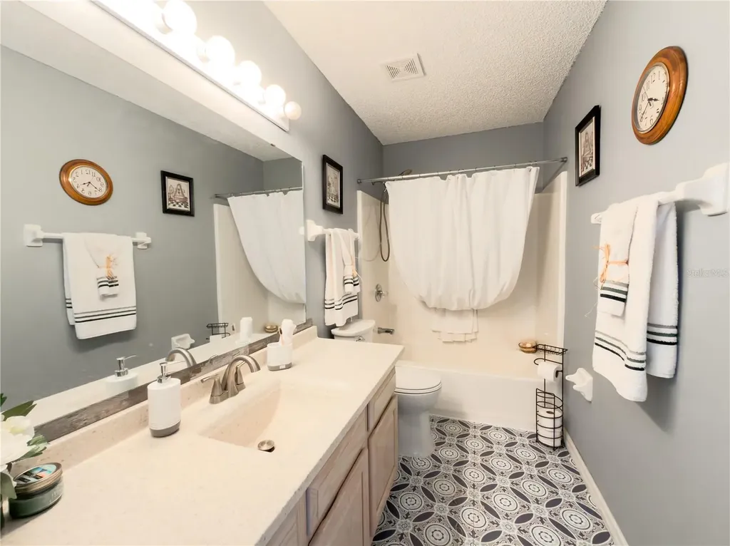 32676 Oak Park Drive Leesburg FL 34748