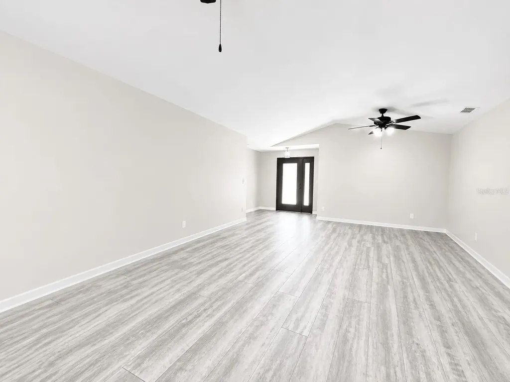 32676 Oak Park Drive Leesburg FL 34748