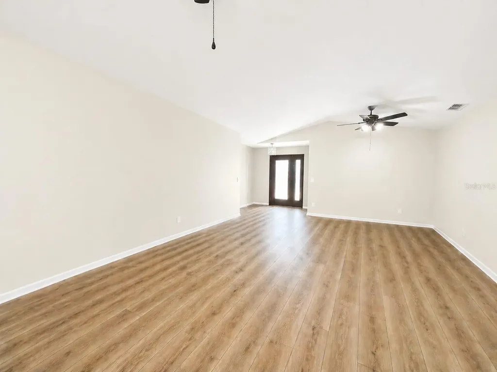 32676 Oak Park Drive Leesburg FL 34748