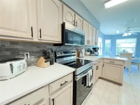 32676 Oak Park Drive Leesburg FL 34748