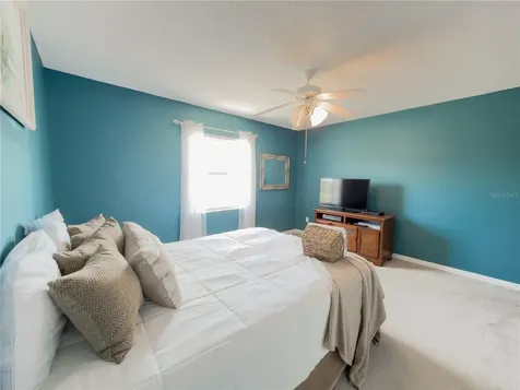 32676 Oak Park Drive Leesburg FL 34748