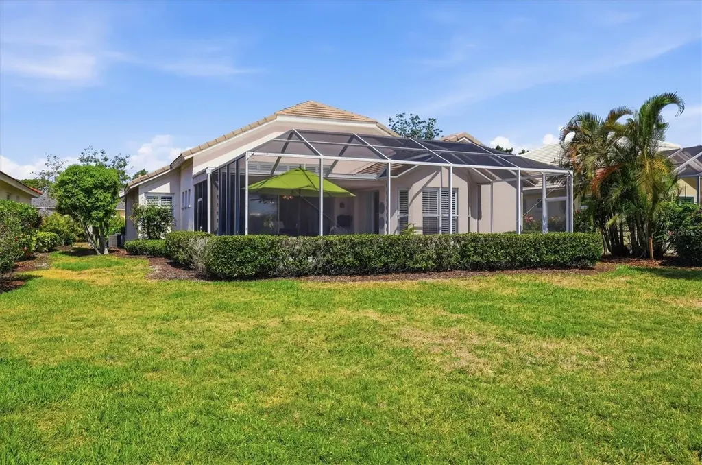 8025 Hampton Court University Park FL 34201
