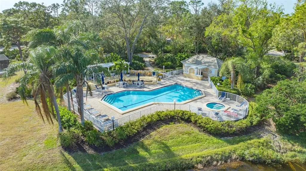 8025 Hampton Court University Park FL 34201