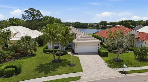 8025 Hampton Court University Park FL 34201