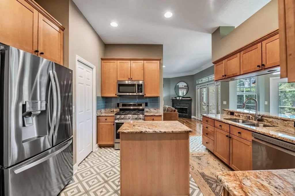 6004 Hammock Hill Avenue Lithia FL 33547