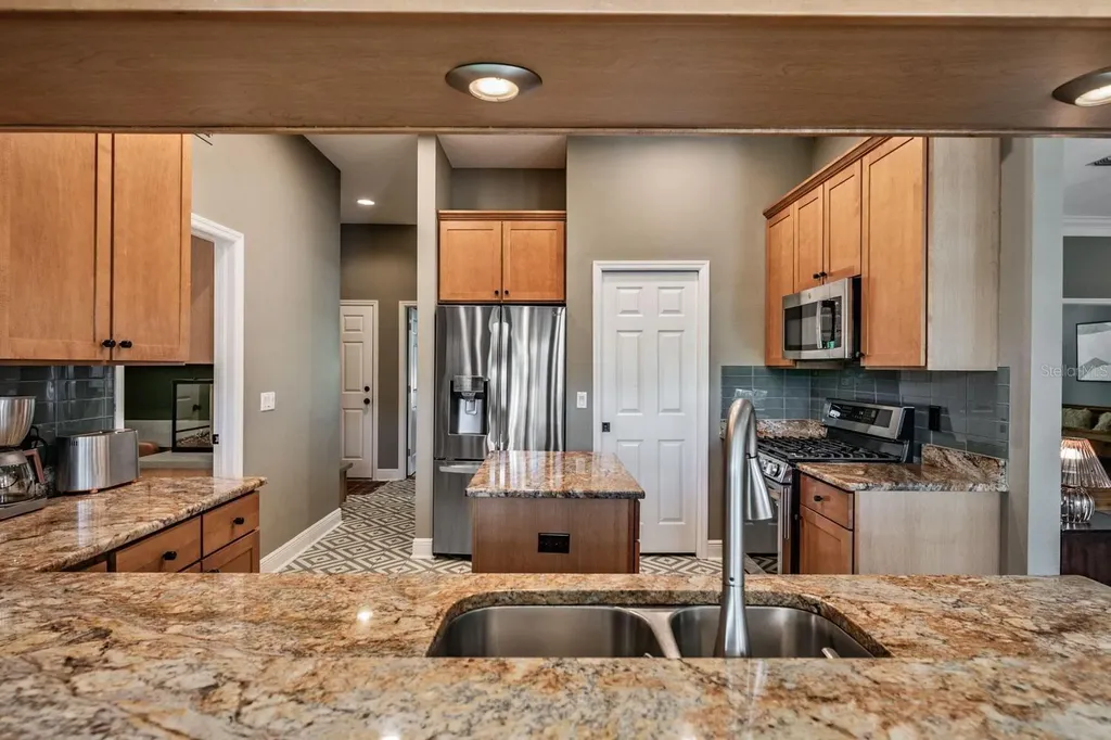 6004 Hammock Hill Avenue Lithia FL 33547