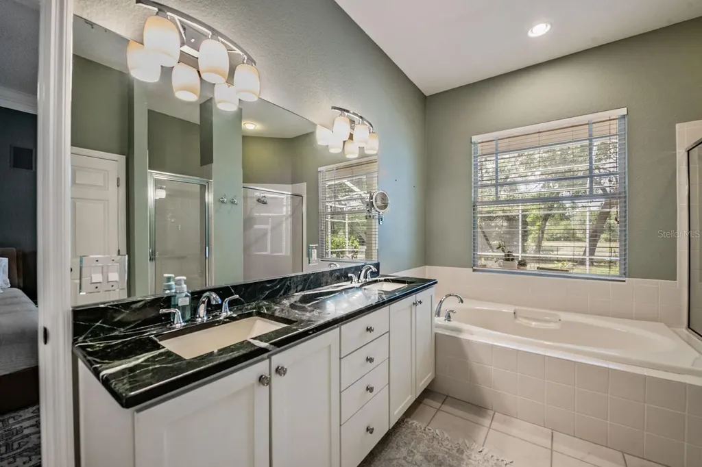 6004 Hammock Hill Avenue Lithia FL 33547