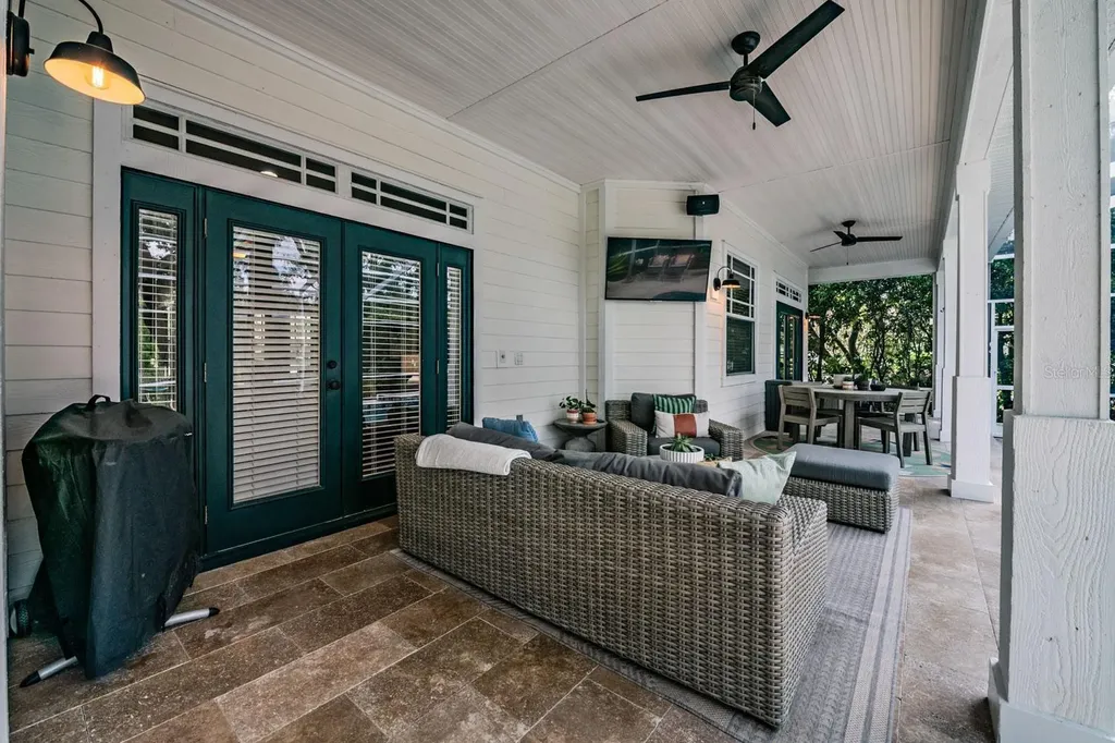 6004 Hammock Hill Avenue Lithia FL 33547