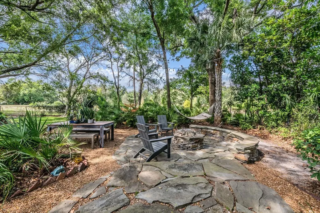 6004 Hammock Hill Avenue Lithia FL 33547